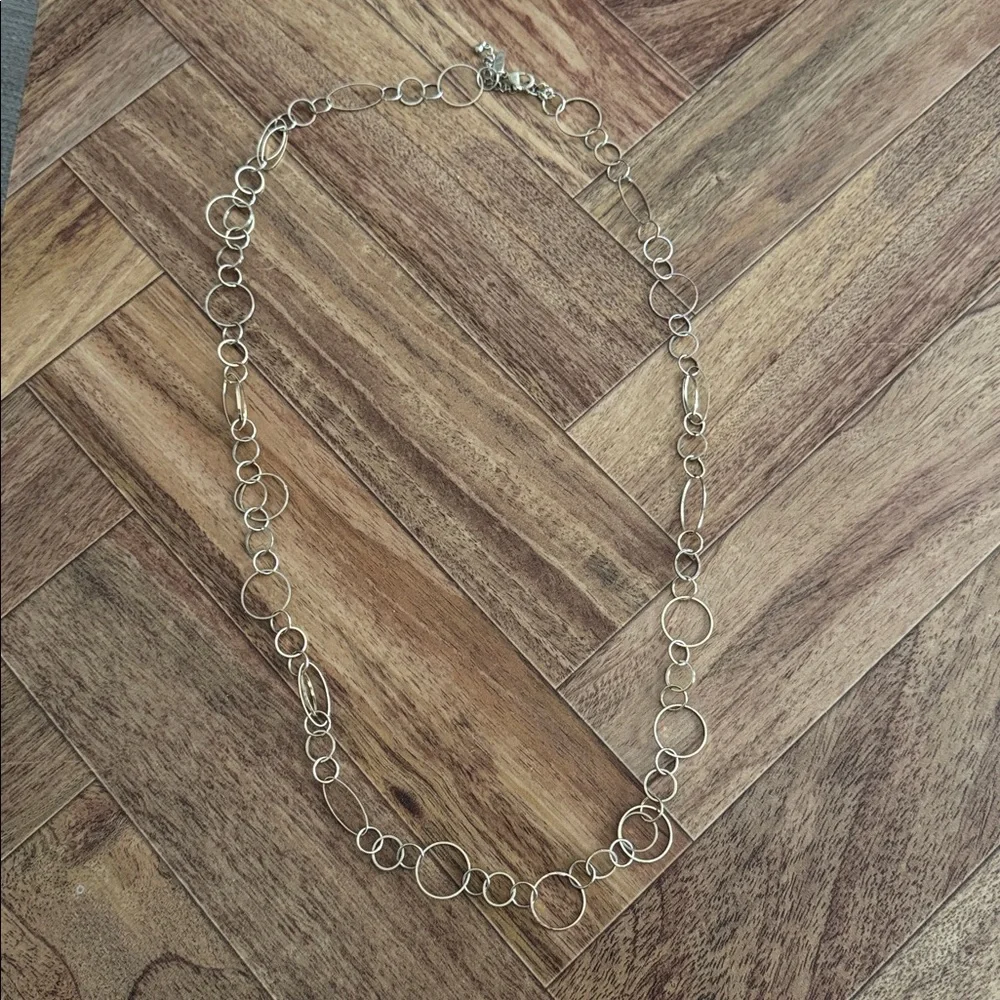✨3/$10 New York & Company Gold Circle Necklace - Picture 1 of 3
